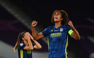 La rage de la capitaine lyonnaise Wendie Renard, dimanche après ce nouveau trophée européen conquis à Saint-Sébastien (Espagne).