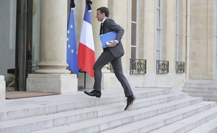 Emmanuel Macron sur le perron de l'Elysée, le 16 juillet 2016.