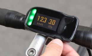 Haïku, le GPS connecté pour deux-roues.