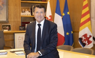 Le maire sortant (LR) de Nice, Christian Estrosi, le 23 juin 2020, dans son bureau