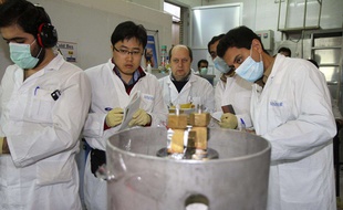 Des inspecteurs de Agence internationale de l'énergie atomique en Iran sur le site d'enrichissement de Natanz en 2014 (illustration).