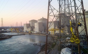 Lors de l'intrusion de Greenpeace à la centrale de Tricastin, dans la Drôme.