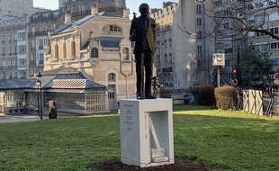 La statue de René Goscinny inaugurée le 23 janvier à Paris