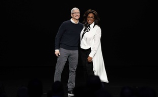 Le patron d'Apple, Tim Cook et Oprah Winfrey, le 25 mars 2019, pour la présentation du service Apple TV+.