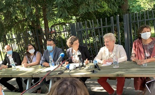 Jeanne Barseghian et Catherine Trautmann lors d'une conférence de presse le samedi 4 juillet.