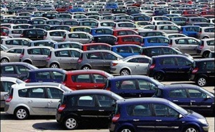 Les ventes de voitures particulières neuves en France ont progressé de 7,1% en mai en données brutes, par rapport à mai 2007, et de 12,7% à nombre comparable de jours ouvrables, a annoncé lundi le Comité des constructeurs français d'automobiles (CCFA).