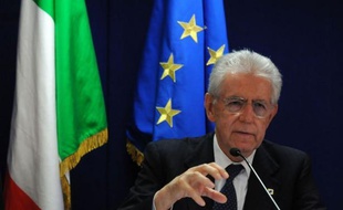 Le président du Conseil italien Mario Monti a encouragé jeudi, lors d'une émission télévisée, la Grèce à tenir strictement ses engagements financiers et ses partenaires à éviter les "diktats" à ce pays, dans une allusion transparente à l'Allemagne.