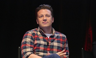Le chef Jamie Oliver a déclenché la foudre des amateurs de paella