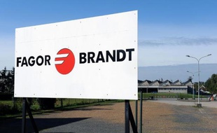 Le logo de Fagor Brandt à Vendôme, en Loir-et-Cher, le 31 octobre 2013