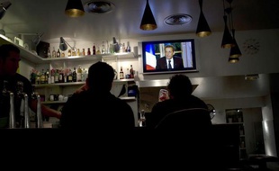 Un peu plus d'un Français sur deux (55%) a trouvé Nicolas Sarkozy "convaincant" lors de son intervention télévisée jeudi soir, selon un sondage OpinionWay pour Le Figaro à paraître lundi.