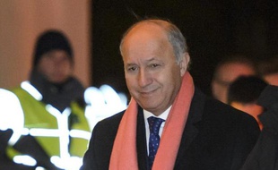 Le ministre français des Affaires étrangères Laurent Fabius à son arrivée à Genève, le 23 novembre 2013