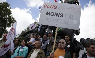 Des agriculteurs ont manifesté place de la Nation, à Paris, le 3 septembre 2015.