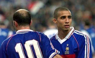 Zidane et Trezeguet lors de France-Islande en 1999.