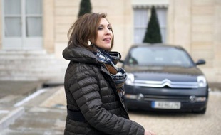 La secrétaire d'Etat à la Santé Nora Berra, qui avait dénoncé son investiture par l'UMP dans la 3e circonscription du Rhône alors qu'elle était candidate dans la 4e, a annoncé dans un courrier qu'elle renonçait à cette 3è circonscription