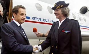 La chambre de l'instruction de la cour d'appel de Rennes a annulé vendredi la mise en examen de l'ex-préfète du Morbihan Elisabeth Allaire, dans le cadre du Teknival breton de 2006 pour lequel elle avait réquisitionné l'aérodrome de Vannes, passant outre une décision de justice
