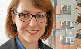 La directrice en charge de l'ouverture.
