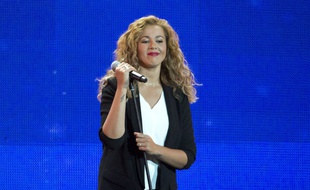 Chimène Badi en concert à la Fête de la musique à Nice en 2015