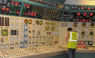 Simulateur de la salle de commandement d'un réacteur de la centrale nucléaire de Fessenheim. (Archives)