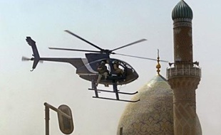 Le gouvernement américain a ouvert une enquête pour déterminer si des employés de la société de sécurité Blackwater, impliquée dans la mort de dix personnes dans une fusillade en Irak, avaient livré illégalement des armes dans ce pays, ont rapporté samedi des médias.