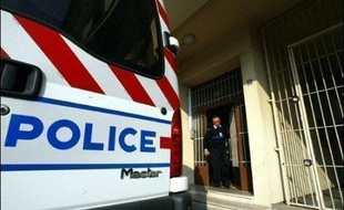 Un attentat à l'explosif a causé samedi des dégâts légers à une agence bancaire à Ajaccio (Corse-du-Sud) et aucun blessé n'est à déplorer, a-t-on appris de source policière.