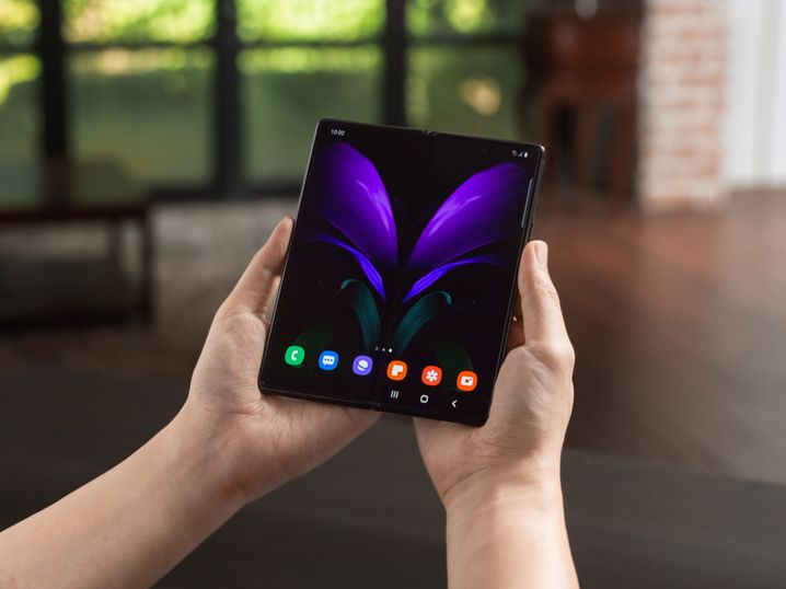 L'écran pliable de 7,6 pouces du Galaxy Z Fold 2 est Super Amoled et Quad HD+