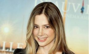 Mira Sorvino défend Like Dandelion Dust.