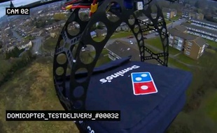 Capture d'écran de la vidéo des drones de Dominos Pizza.