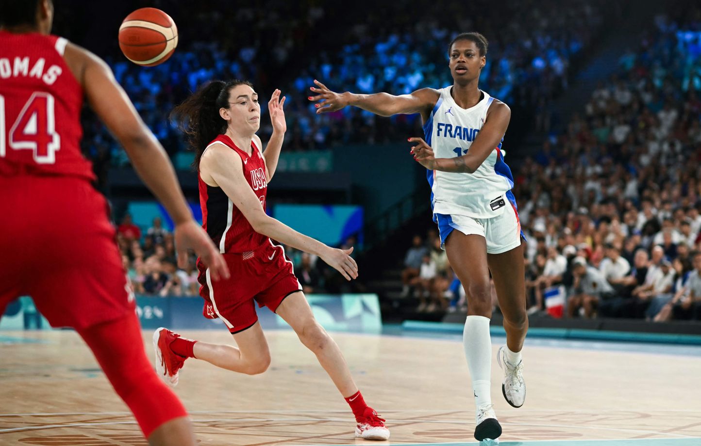 JO 2024 Basket Heroiques les Bleues ont failli reussir l exploit du siecle contre Team USA Revivez cette finale d une intensite folle avec nous