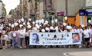 Un millier de personnes ont participé à la marche blanche organisée à Mourmelon-le-Grand (Marne) pour Kevin.