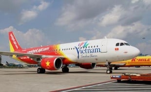 VietJetAir, première compagnie aérienne privée vietnamienne, va finaliser une commande de 62 Airbus, avec une option sur 30 autres appareils, indique mercredi le directeur général de l'entreprise Luu Duc Khanh à l'AFP.