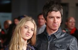 Des fans d’Oasis prennent Anaïs Gallagher pour le service après-vente