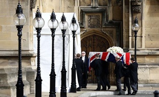Le corps de Margaret Thatcher a été transféré au Palais de Westminster, le 16 avril 2013