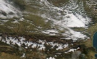 Vue satellite des Pyrénées en janvier 2017.