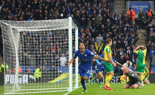 Leonardo Ulloa fête un but contre Norwich le 27 février 2016.