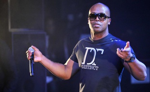 Le rappeur français Rohff sur la scène de La Cigale en 2011, PARIS.