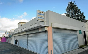 Salle à louer Château d'Egypte au Blanc-Mesnil (Seine Saint-Denis), devant laquelle Claudy Elisor a été tué la nuit du 31 décembre 2010.
