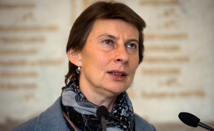 La secrétaire d'Etat à l'apprentissage, Clotilde Valter, au ministère du Travail à Paris, le 12 février 2016
