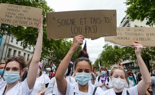 Manifestation du personnel hospitalier à Paris (Illustration)
