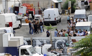 Le squat occupé par des familles Roms à Marseille, boulevard Magallon