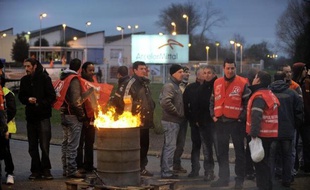 Après avoir approuvé lundi une profonde réforme des règles encadrant les licenciements économiques, l'Assemblée va voter mardi l'ensemble du projet de loi sur l'emploi, contre lequel manifesteront au même moment les syndicats opposés à ce texte.