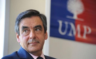 Le candidat à la présidence de l'UMP François Fillon a lancé jeudi une consultation militante sur son site internet sous forme de questionnaires, pour bâtir son projet, qui selon lui "ne peut pas être le fruit de compromis et de prudences tactiques".
