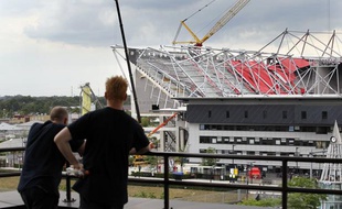 Le toit du stade du FC Twente s'est effondré à Enschede, le 7 juillet 2011.