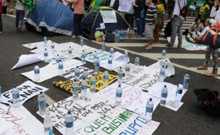 De nouvelles manifestations avaient lieu samedi au Brésil, au lendemain d'un discours conciliateur de la présidente Dilma Rousseff qui a été accueilli avec scepticisme sur les réseaux sociaux, vecteurs de la fronde sociale qui secoue le grand pays émergent d'Amérique latine.