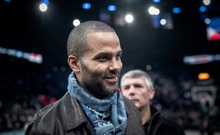 Tony Parker avant le match délocalisé de NBA entre Charlotte (Hornets) et Milwaukee (Bucks). Paris Bercy, le 24 Janvier 2020.