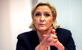 Marine Le Pen est convoquée par le parquet financier dans l'affaire des emplois fictifs d'assistants d'eurodéputés vendredi 30 juin 2017.