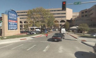 Capture-écran de GoogleStreetView montrant l'hôpital d'Omaha, aux Etats-Unis, où une fusillade a eu lieu, mercredi 29 septembre 2010.