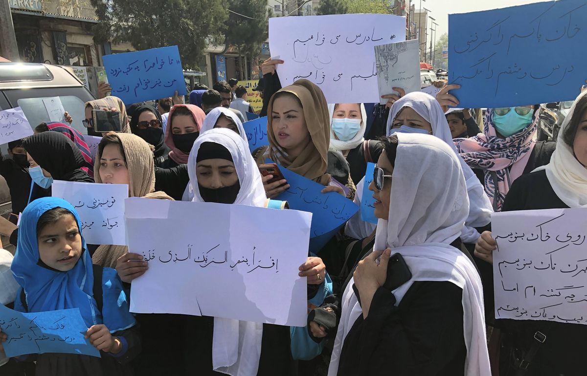 Afghanistan : Soutenues par l'ONU, des jeunes femmes exigent le droit d'étudier dans leur pays