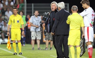 L'entraîneur du Paris SG, Carlo Ancelotti, exclu face à Ajaccio lors de la 2e journée de Ligue 1 le 19 août, a écopé jeudi d'une suspension de deux matches avec sursis de la part de la Commission de discipline de la LFP.