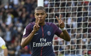 Mbappé figure dans les trente nommés pour le Ballon d'or.