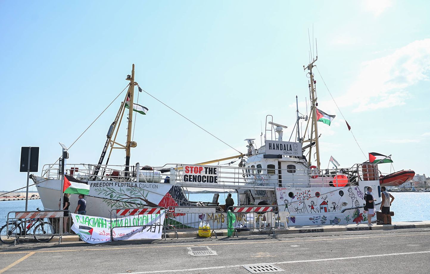 Gaza : Un nouveau bateau chargé d'aide humanitaire est en route avec deux élues LFI à son bord thumbnail